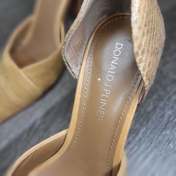 Donald Pliner Snake print heels And Suade 6M Heel Size 6 - Picture 2 of 4